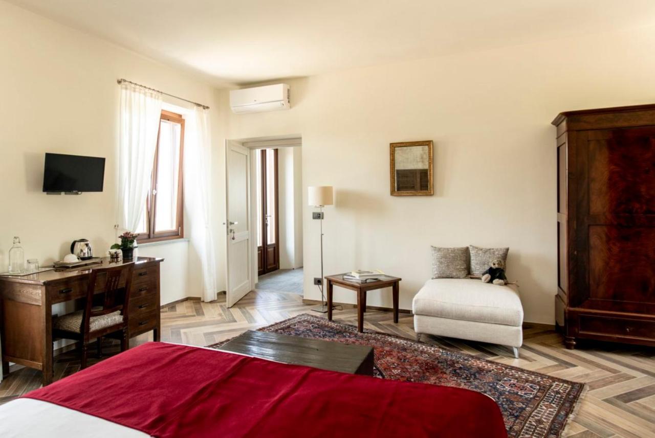 Le Vecchie Persiane - Bed & Breakfast Diano dʼAlba Exteriör bild